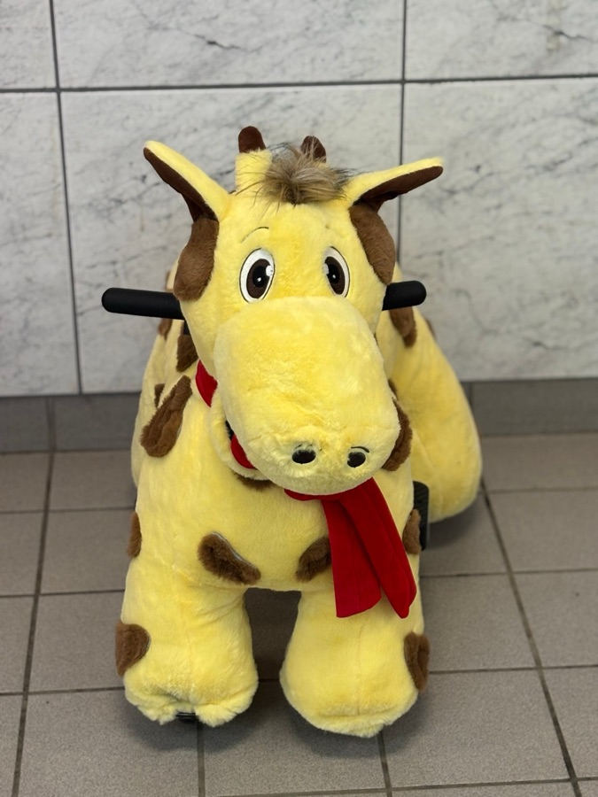 Giraffe ride-on